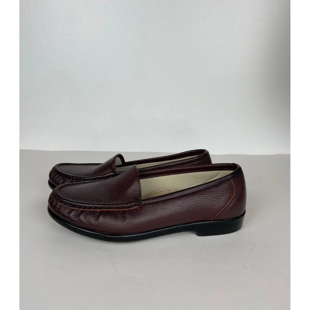 SAS Tripad Comfort Women's Burgundy Pebbled Slip On Leather Loafers 8 Wide USA